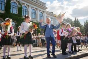 Как прошёл День знаний в российских городах: фотогалерея