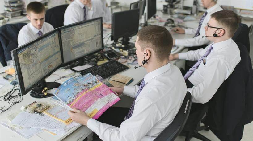 Зарплата и карьерные перспективы Helpdesk Engineer: что ждет специалистов в IT-поддержке