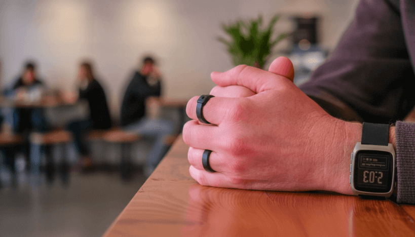 Core Devices показала Pebble Index 01 — кольцо-диктофон для заметок