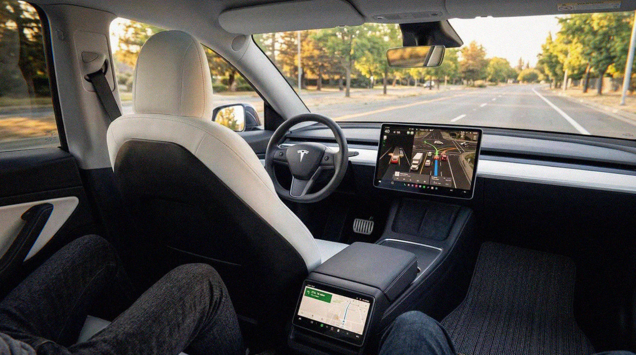 Регулятор Калифорнии: Tesla — не беспилотное такси